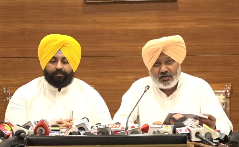Punjab School Fee Regulation: पंजाब कैबिनेट का ऐतिहासिक फैसला, निजी स्कूल अब सालाना 5% से अधिक फीस नहीं बढ़ा सकेंगे - dainiktribuneonline.com
