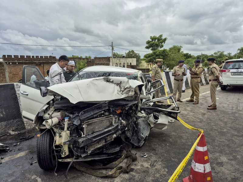 अतीक अहमद के बेटे की सड़क हादसे में मौत - dainiktribuneonline.com