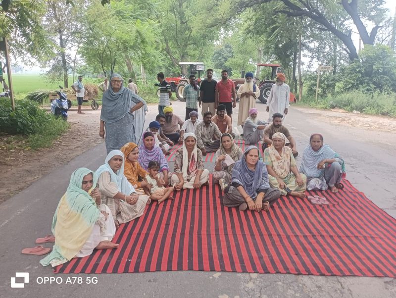 गांव पोखरी और सलेमपुरी में तीन दिनों से बिजली आपूर्ति ठप, ग्रामीणों का फूटा गुस्सा, लगाया जाम - dainiktribuneonline.com
