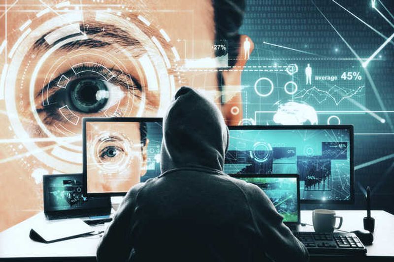 US FBI Cyber Espionage: राष्ट्रीय सुरक्षा चिंताओं के बीच एफबीआई ने 13 भर्ती वेबसाइटों पर रोक लगाई - dainiktribuneonline.com