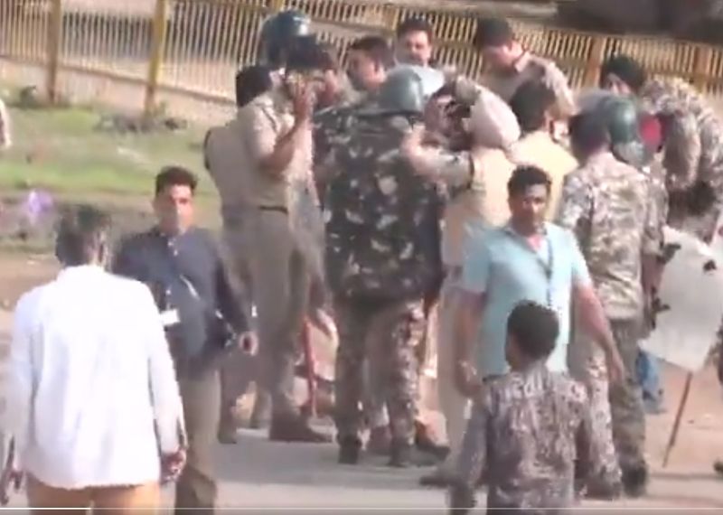 BJP में टिकट पर बवाल: नरोत्तम मिश्रा का टिकट कटते ही दतिया में हिंसक प्रदर्शन, NH-44 जाम; पुलिस पर पथराव - dainiktribuneonline.com