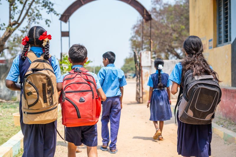 Education Report 2025-26 : बदल रही भारत की शिक्षा तस्वीर... पढ़ाई बीच में छोड़ने की दर में बड़ी गिरावट, सामने आए नए आंकड़े - dainiktribuneonline.com