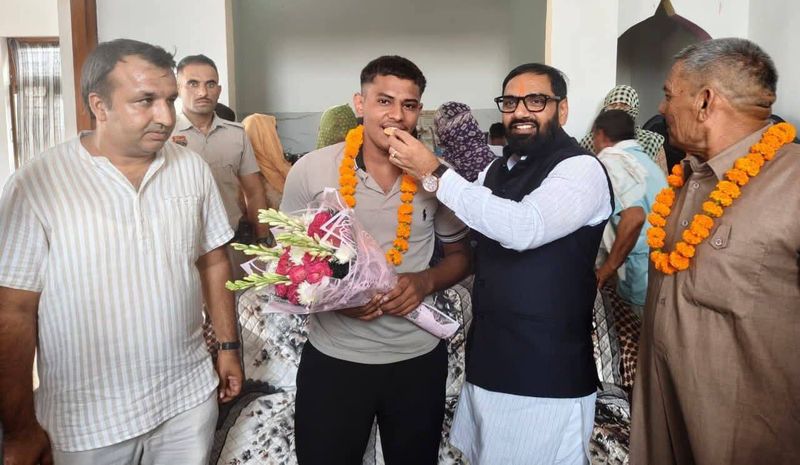 नीट में सफलता पर रोहित चहल, तनु शर्मा सम्मानित - dainiktribuneonline.com
