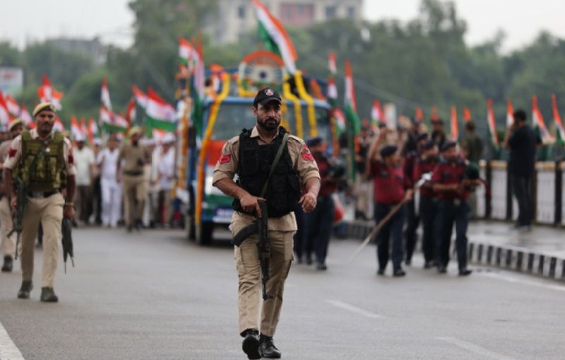 Independence Day : हर घर तिरंगा, चप्पे-चप्पे पर पहरा; स्वतंत्रता दिवस से पहले जम्मू में सुरक्षा कड़ी, इलाकों में बढ़ी पेट्रोलिंग - dainiktribuneonline.com