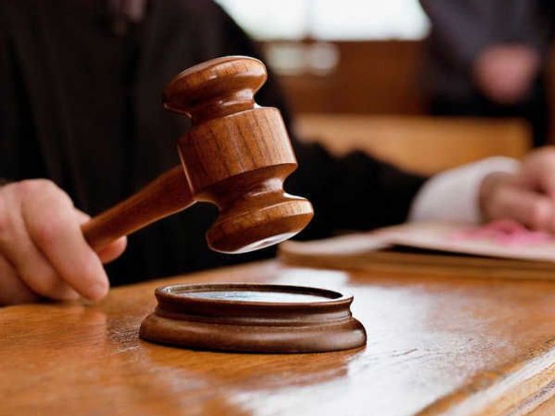 छात्रों को क्यों नहीं किया शिफ्ट, काेर्ट ने मांगा जवाब - dainiktribuneonline.com