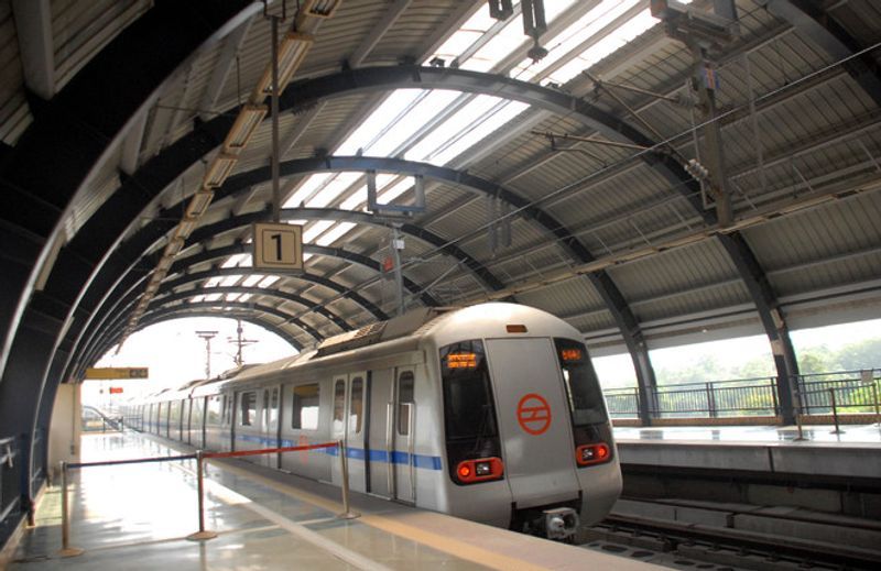 Metro Station Closed : दिल्ली मेट्रो पर लगातार तीसरे दिन ब्रेक, CJP प्रदर्शन के बीच DMRC ने फिर बंद किए 17 स्टेशन - dainiktribuneonline.com