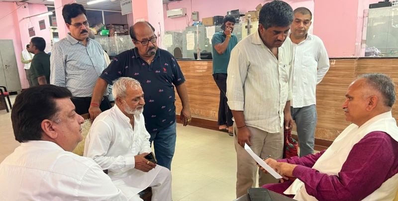 सोनीपत में छुट्टी वाले दिन भी प्रॉपर्टी टैक्स जमा कराने की होड़ - dainiktribuneonline.com