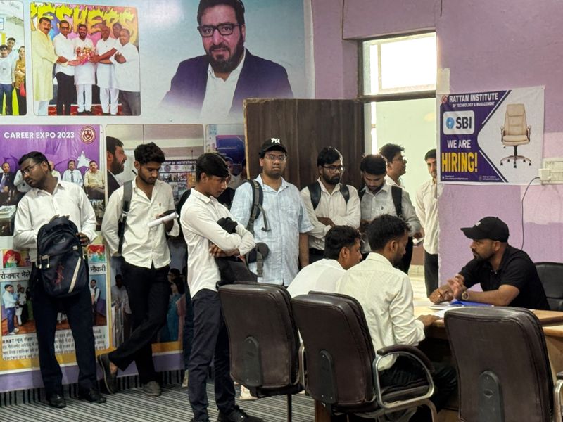 आरआईटीएम के मेगा जॉब फेयर, 252 युवाओं को मिले ऑफर लेटर - dainiktribuneonline.com