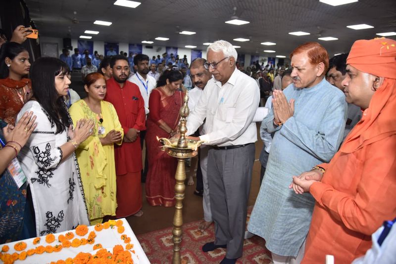 शिक्षा की बुनियादी नींव मजबूत करना आवश्यक : महंत बालकनाथ - dainiktribuneonline.com