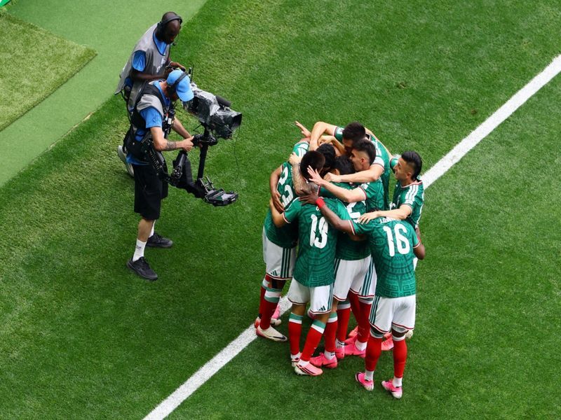 Football World Cup: मैक्सिको का शानदार आगाज़, दक्षिण अफ्रीका को 2-0 से हराकर जीत के साथ अभियान की शुरुआत - dainiktribuneonline.com