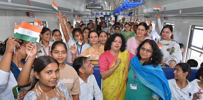 हाइड्रोजन ट्रेन के लोको पायलटों का गोहाना की जलेबी से किया गया स्वागत - dainiktribuneonline.com