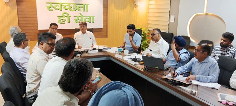 सांसद ने एमपी लैड प्रॉजेक्ट्स में तेजी लाने पर दिया जोर - dainiktribuneonline.com