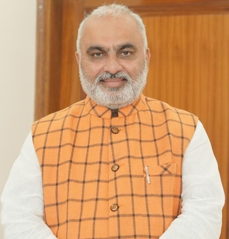 करनाल रेलवे स्टेशन पर सुविधाओं का जल्द होगा विस्तार : जगमोहन आनंद - dainiktribuneonline.com